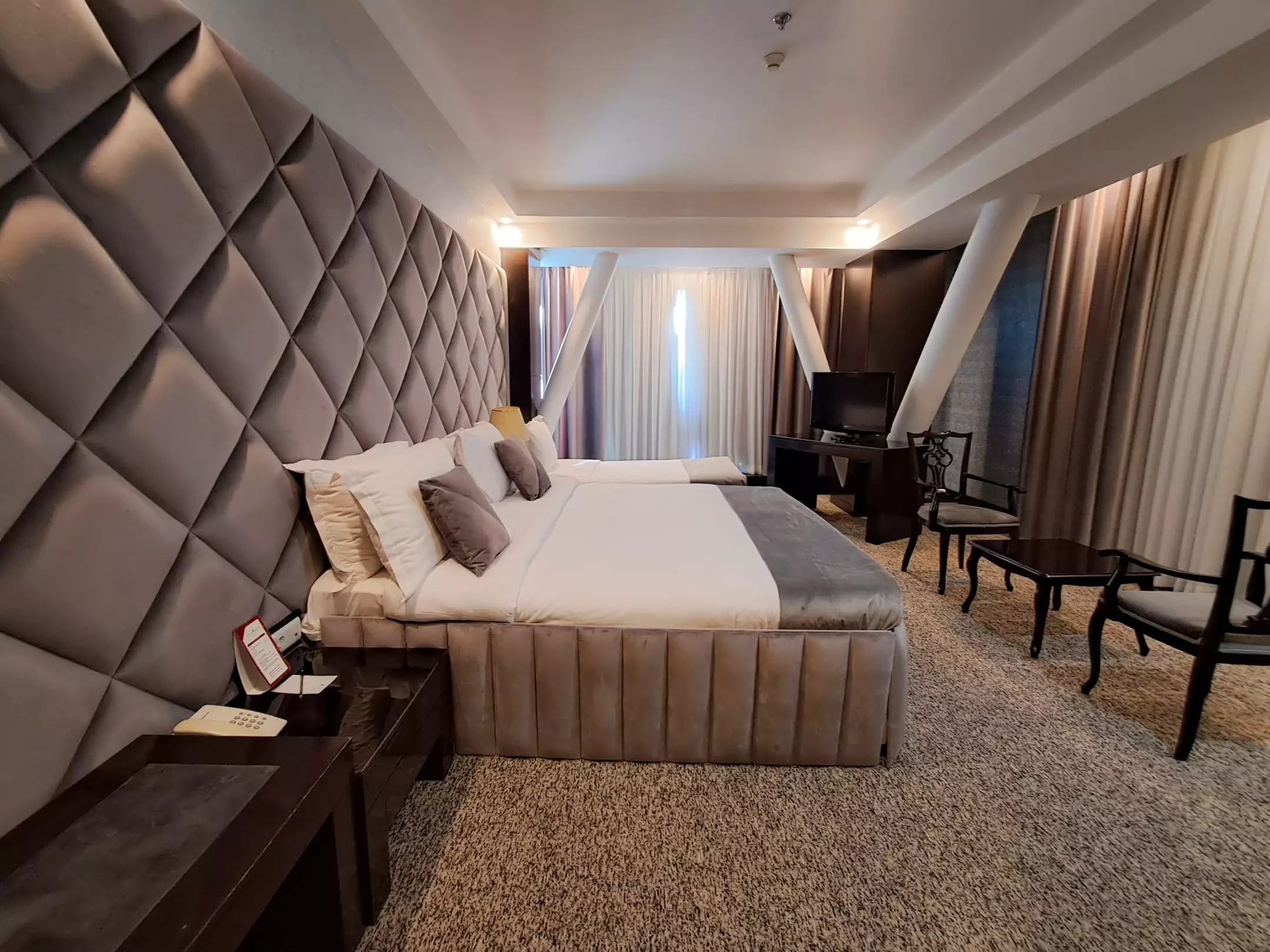 Alibaba https://cdn.alibaba.ir/ostorage/hotel-accommodation-images/68248d3419aa61e2a799b746_سه تخته دبل سینگل (3).webp